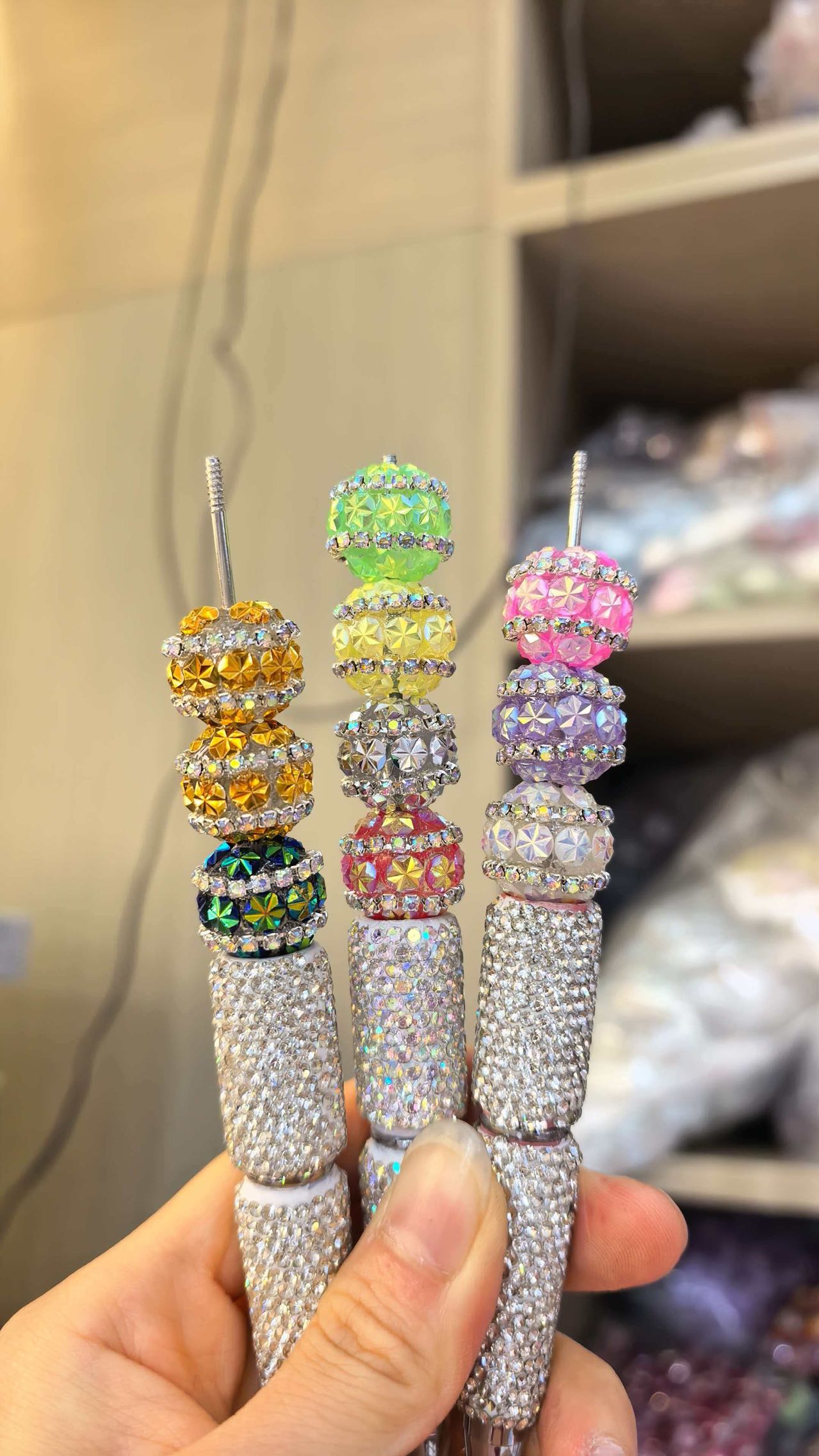 Perles de stylo pastel arc-en-ciel – Douceur sucrée et éclat précieux